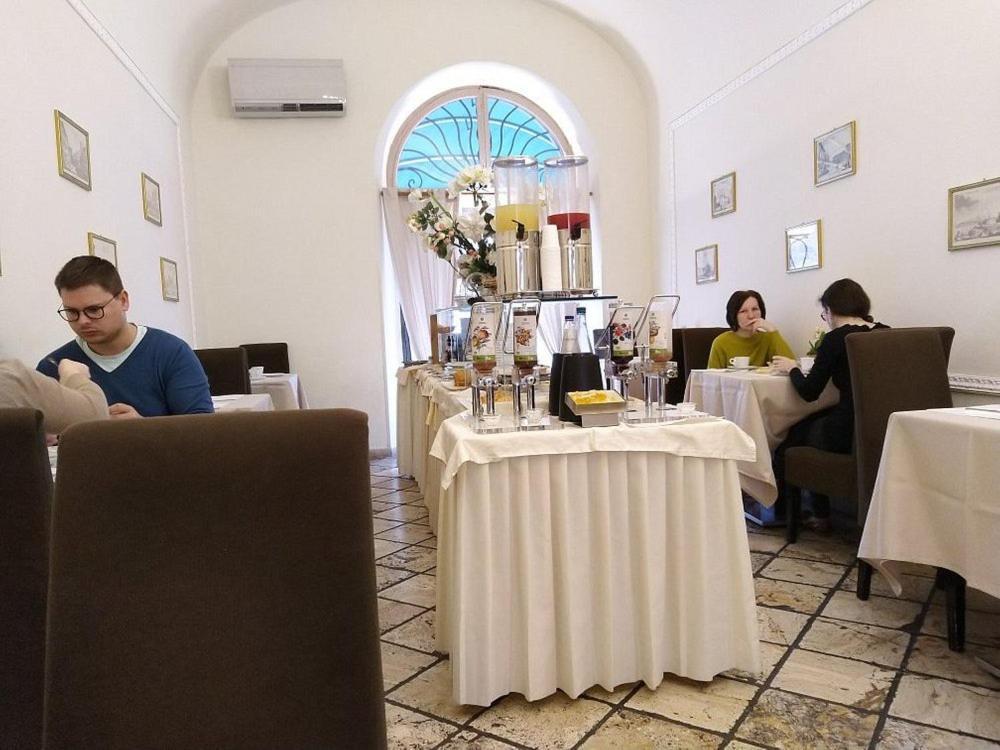 فندق مينيرفا بيزا المظهر الخارجي الصورة